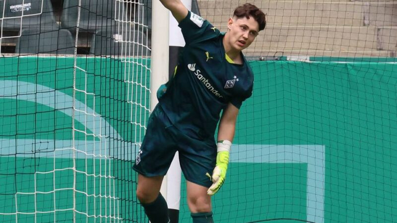 Bis Sommer 2029: Borussia stattet Torwart-Talent Trippel mit Profivertrag aus