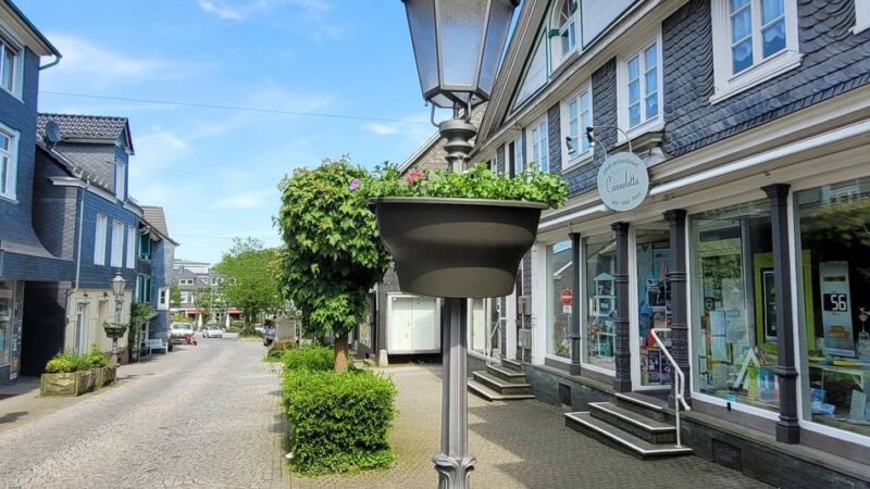 Stadtmarketingverein „Wir sind Hückeswagen“: Paten für Blumenampeln in der Innenstadt gesucht