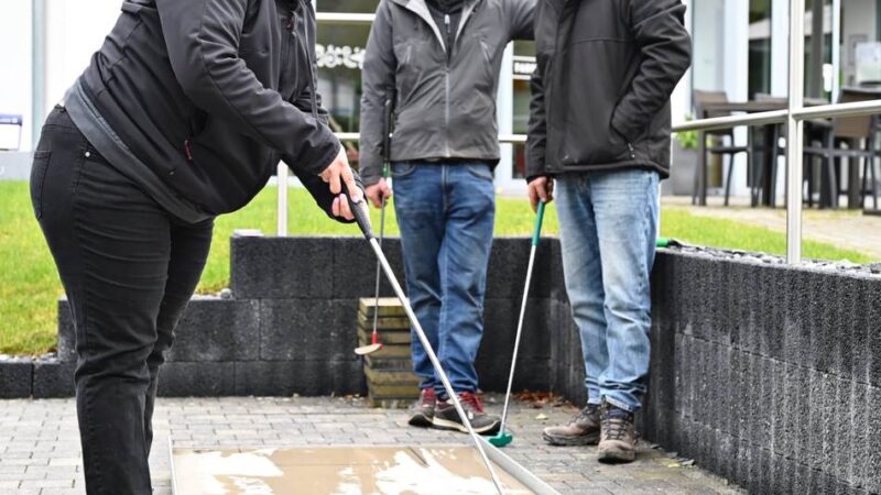 Saisoneröffnung in Radevormwald: Besucher kehren zum Minigolf zurück