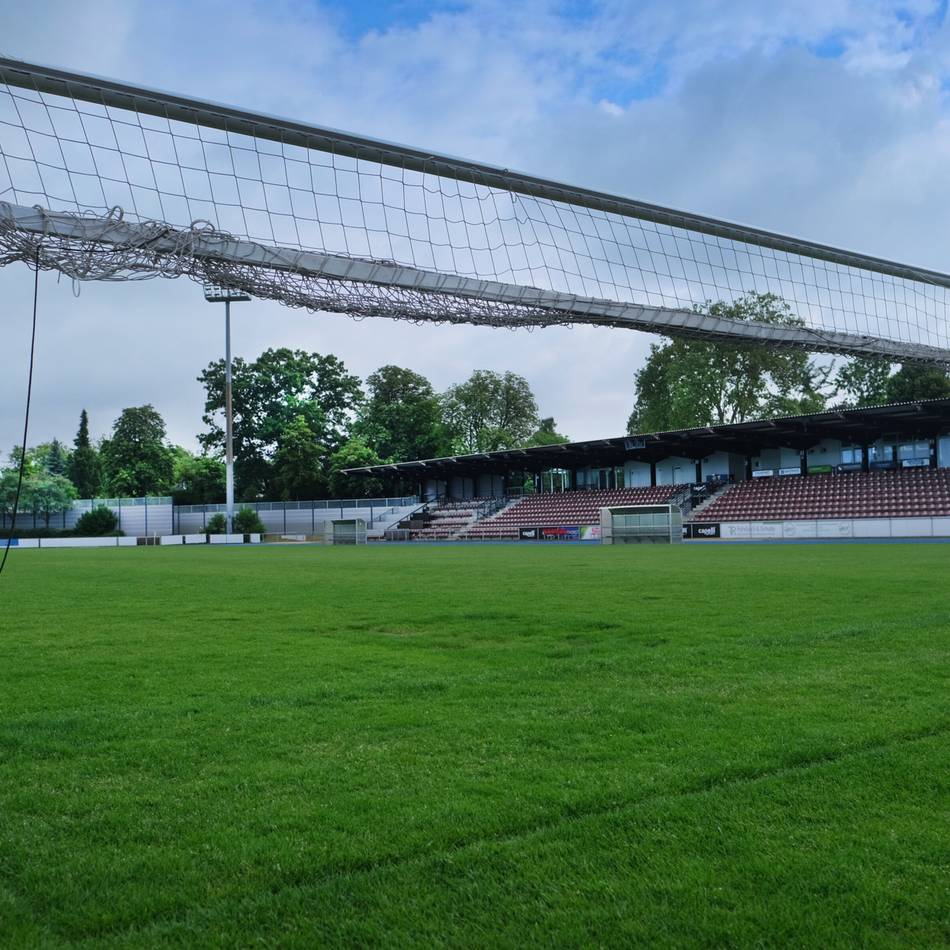 Rasen im Ratinger Stadion: Nach Sperrung – Stadt räumt Kommunikationspanne ein