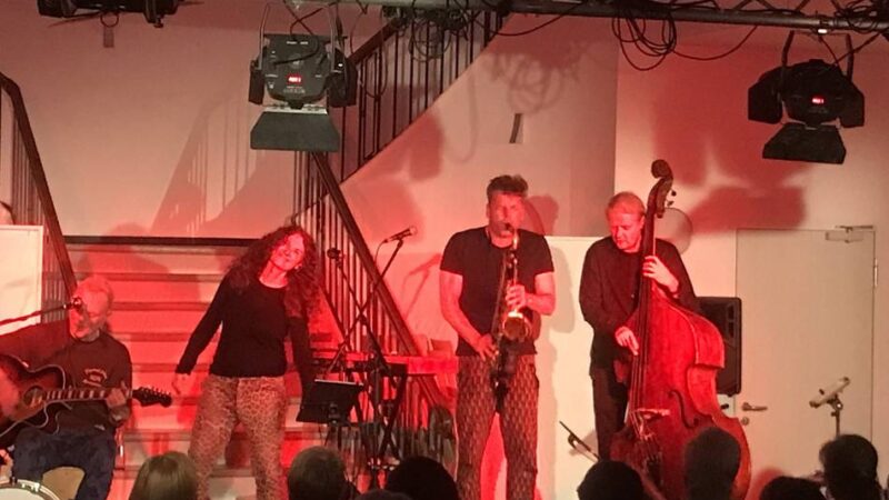 Konzert im Kultur-Haus Zach in Hückeswagen: „Sugarpops“ sorgen für eine große Partyzone