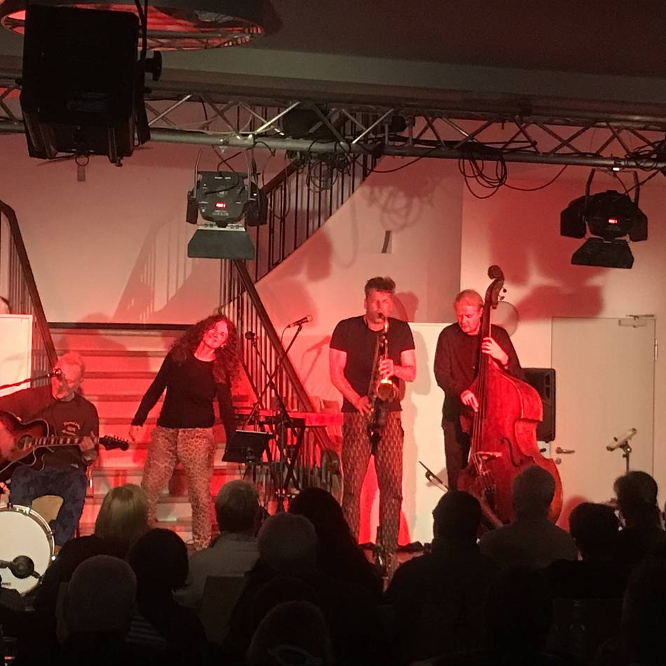 Konzert im Kultur-Haus Zach in Hückeswagen: „Sugarpops“ sorgen für eine große Partyzone