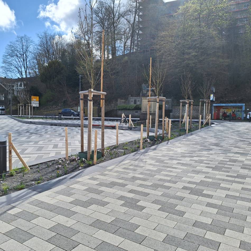 Stadtverwaltung Hückeswagen: Grünflächen am Bahnhofsplatz müssen geschützt werden