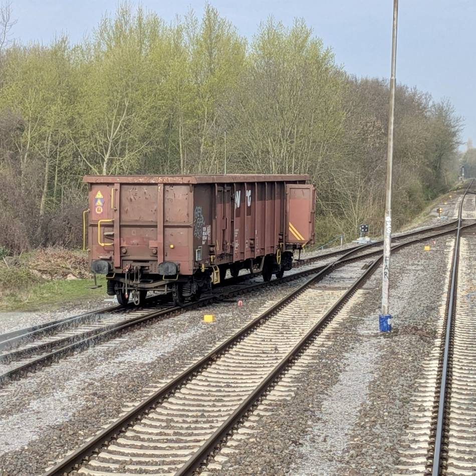 Auf den Niag-Gleisen am Orsoyer Bahnhof: Jugendliche sollen Güter-Waggons abgekoppelt haben