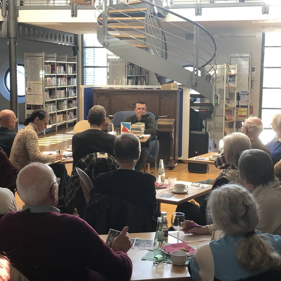 Stadtbibliothek Dormagen: Lesetipps von Buchhändler Jorgos Flambouraris