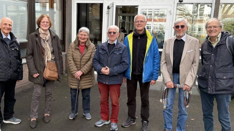 60 Jahre nach Schulabschluss: Abiturienten von 1966 besuchen Xantens Stiftsgymnasium