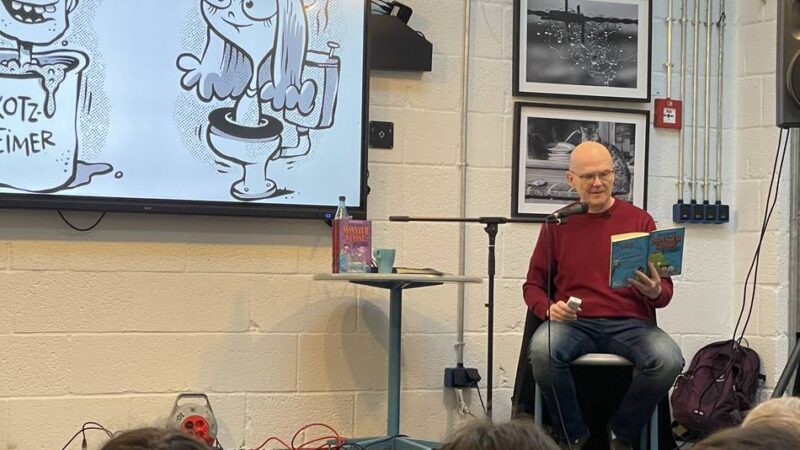 Leseförderprojekt in Wermelskirchen: Monsterstarke Lesung für „Bücherschornstein“-Teilnehmer