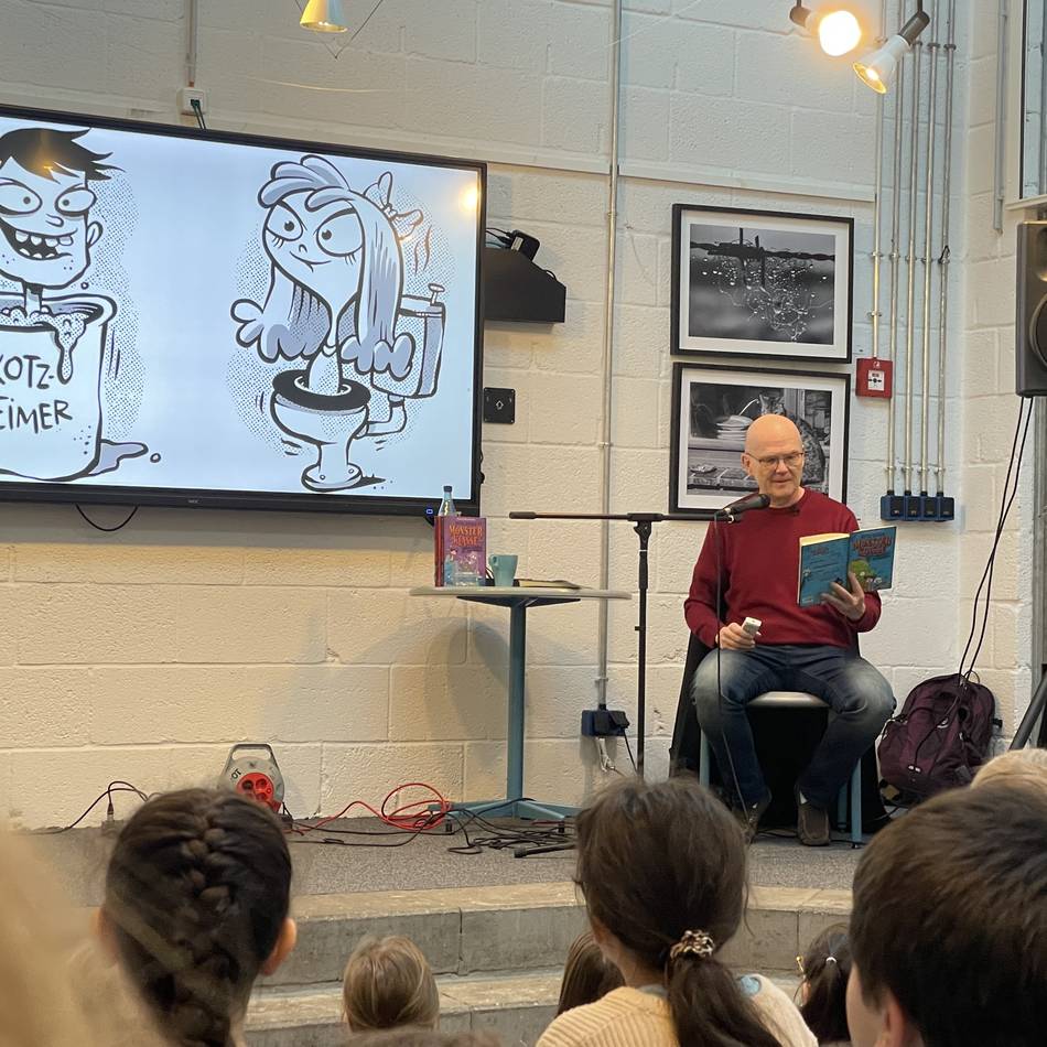 Leseförderprojekt in Wermelskirchen: Monsterstarke Lesung für „Bücherschornstein“-Teilnehmer