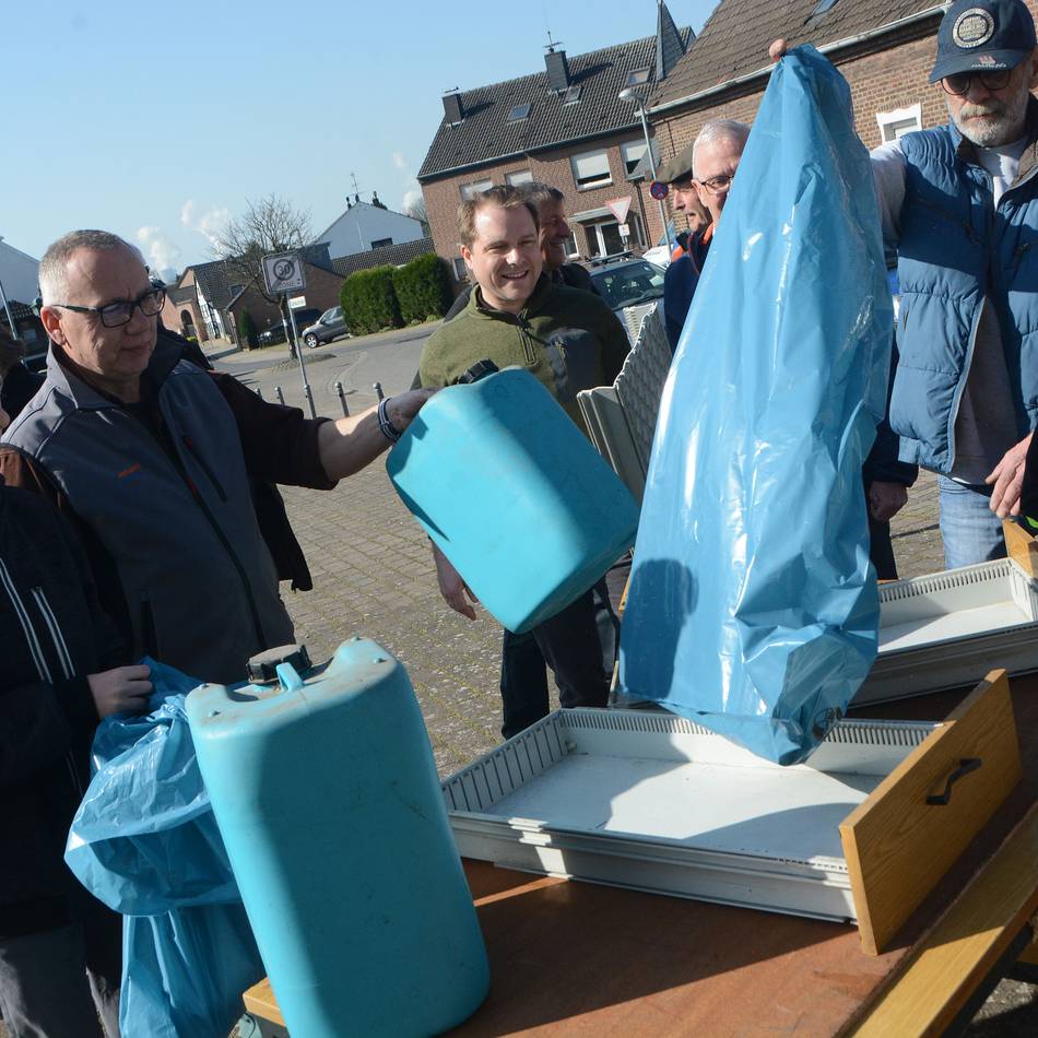 Aufräumaktion in Rommerskirchen: Freiwillige befreien die Gemeinde von Unrat