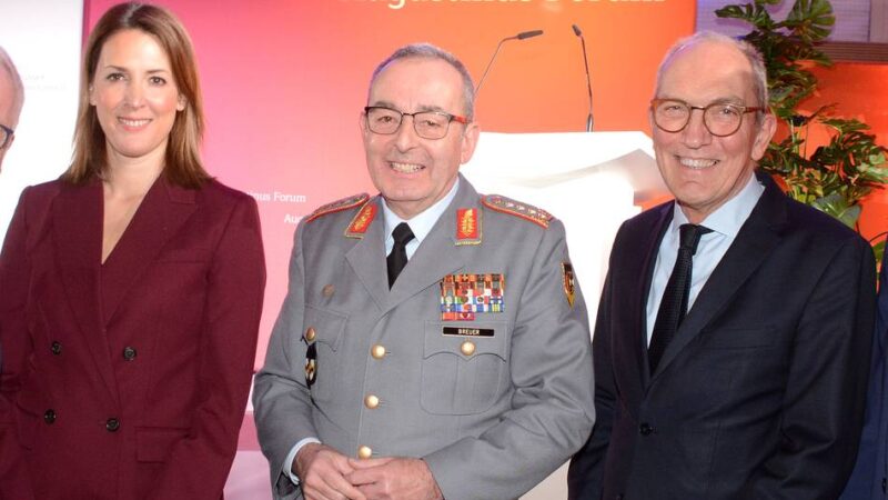 Bundeswehr-Generalinspekteur in Neuss: „Es ist nichts teurer als ein Krieg“
