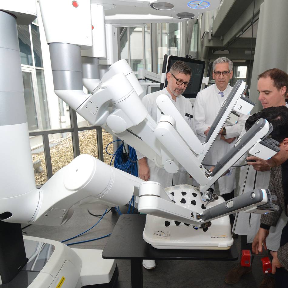 Tag der Robotik: Wenn Roboter operieren – Neusser Lukaskrankenhaus öffnete seine Türen