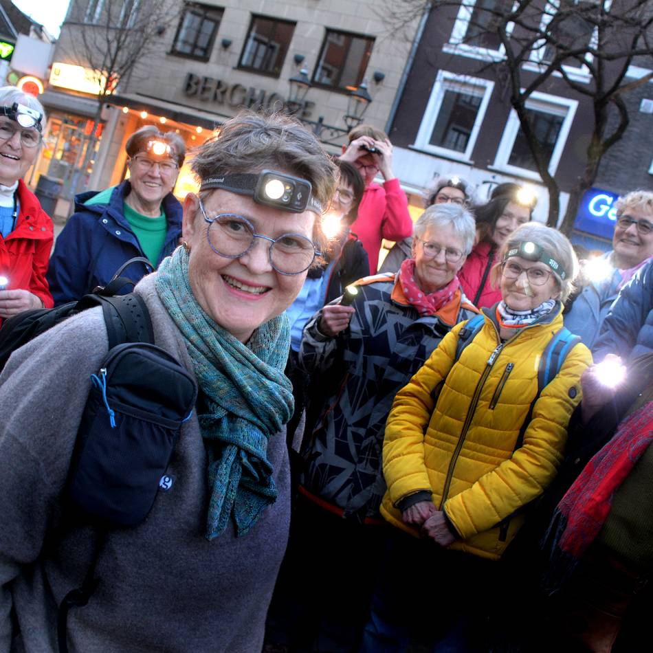 Nachtwanderung durch Neuss: „Man nimmt die Umgebung ganz anders wahr“