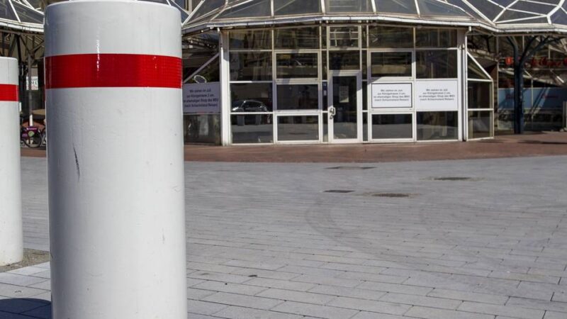 Stadtentwicklung in Duisburg: Abriss der ikonischen Glas-Pavillons hat begonnen