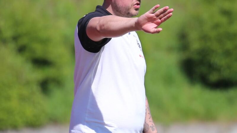 Vertrag verlängert: Jonas Spengler bleibt weiter Trainer der Borussia-Frauen