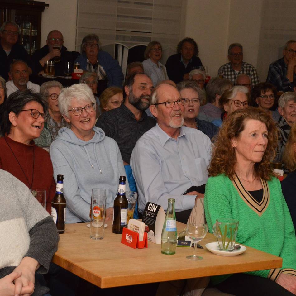 Premiere des Heimatfilms in Dabringhausen: Vergessene Filmrollen werden zum Publikumsmagneten