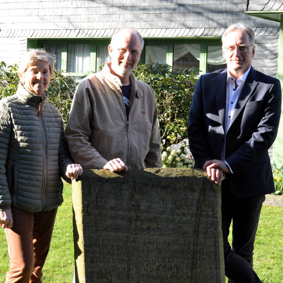 Evangelische Stadtkirche in Wermelskirchen: Grabstein löst eine spannende Spurensuche aus