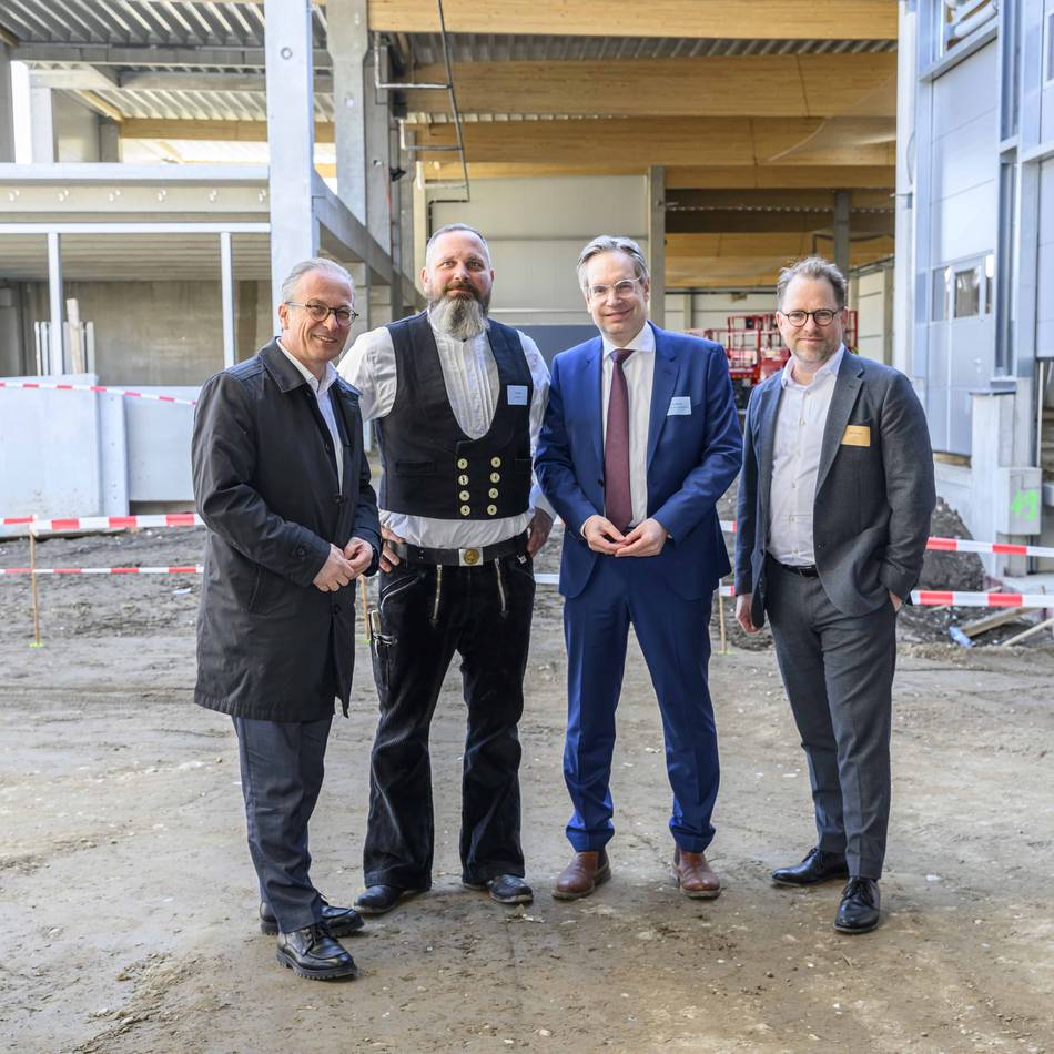 Richtfest im Unternehmer-Park Neuss: „Haus der Geschichte“ bekommt ein Standbein in Neuss