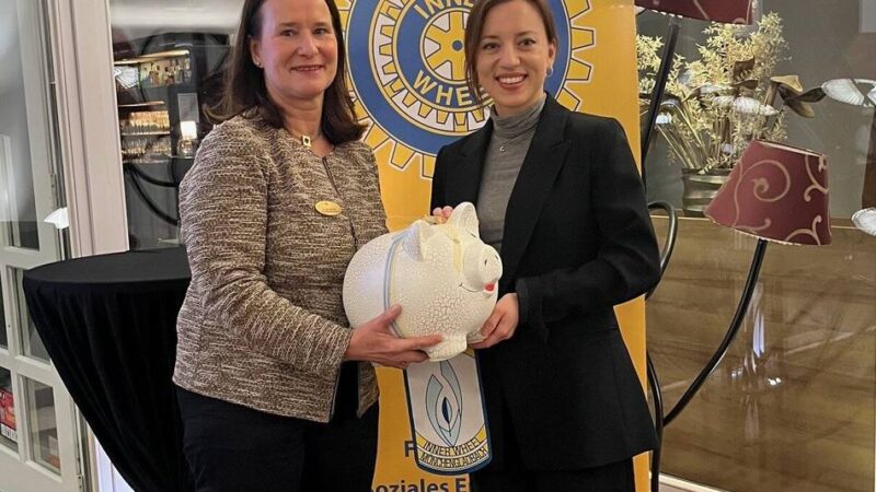 Spende in Mönchengladbach: Inner Wheel Club spendet 5000 Euro für Obstkäppchen