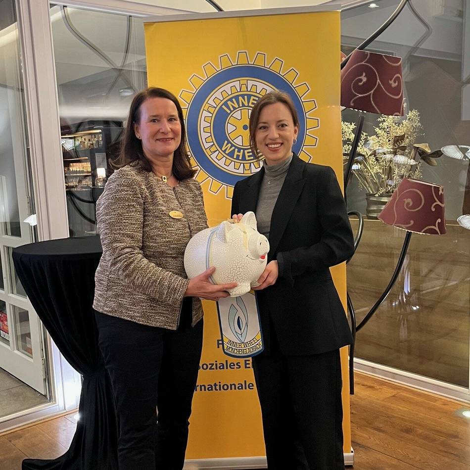 Spende in Mönchengladbach: Inner Wheel Club spendet 5000 Euro für Obstkäppchen