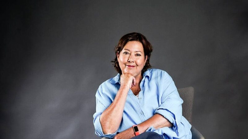 Auf Einladung des MLKs: Diana Ahrabian liest in der Alpener Bücherei