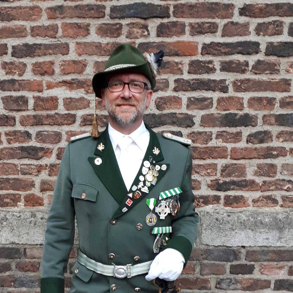 Neusser Schützenlust öffnet sich für Frauen: Ein neuer Hauptmann für 99 Züge