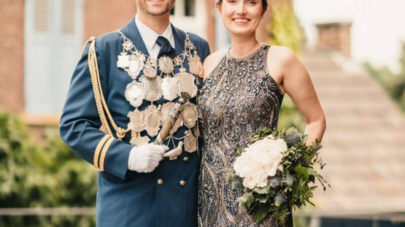 Brauchtum in Grevenbroich: Königswechsel beim Frühlingsfest in Frimmersdorf