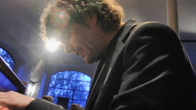 Schlosskonzert in Hückeswagen: Am Klavier verreisen mit Eckhard Richelshagen