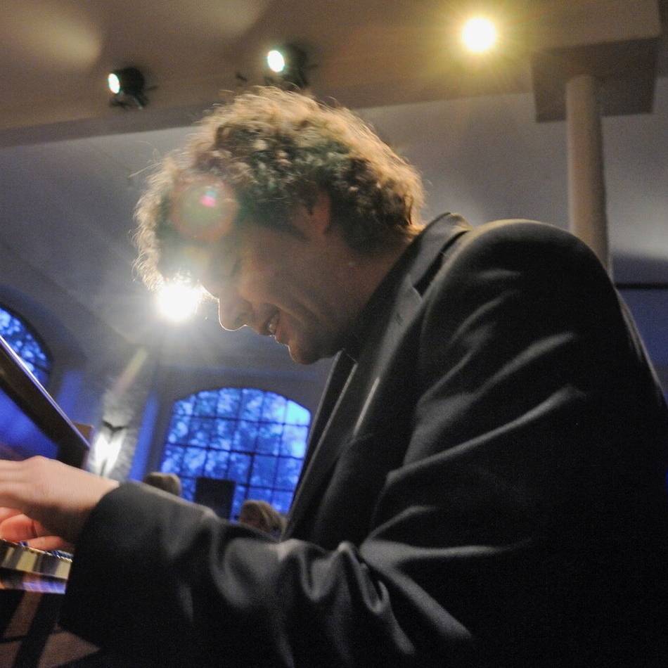 Schlosskonzert in Hückeswagen: Am Klavier verreisen mit Eckhard Richelshagen