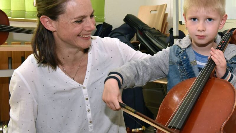 Musikschule Dormagen: Instrumente können getestet werden