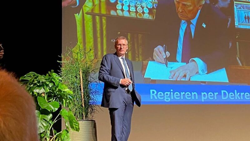 Elmar Theveßen hält Vortrag in Viersen: Keine Goldenen Zeiten für die USA