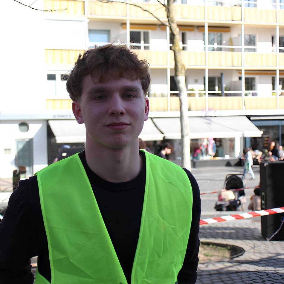 Junge Mönchengladbacher zur Wehrpflicht: „Schulen fallen auseinander und wir diskutieren über einen Zwangsdienst“