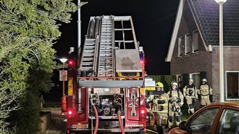 Im niederländischen Millingen: Klever Feuerwehrkräfte bei tragischem Gebäudebrand im Einsatz