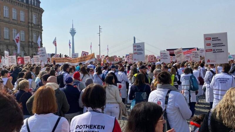 „Ein beeindruckendes Bild“: Kreis Klever Apotheker protestieren in Düsseldorf