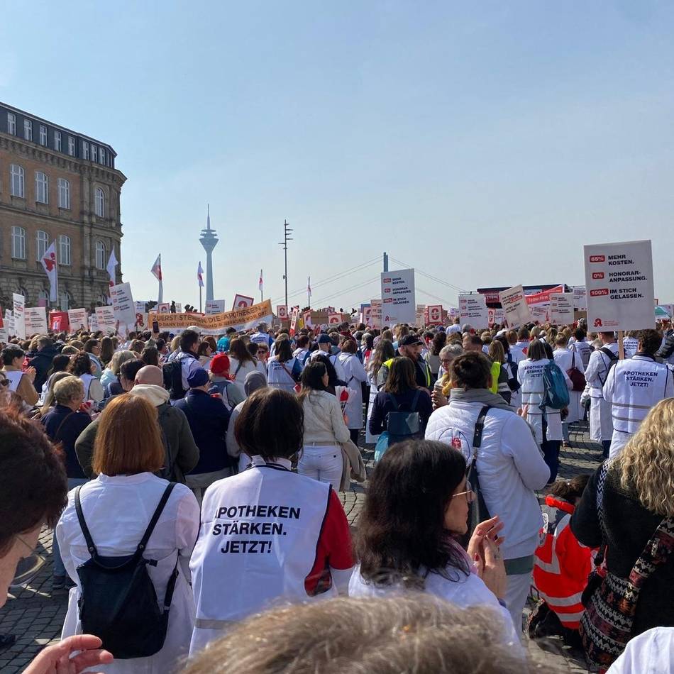 „Ein beeindruckendes Bild“: Kreis Klever Apotheker protestieren in Düsseldorf