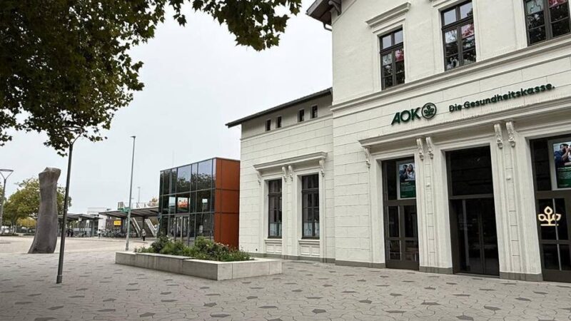 Im AOK-Haus am Klever Bahnhof: Krankenkasse bietet Schulungen für Angehörige von Demenzkranken