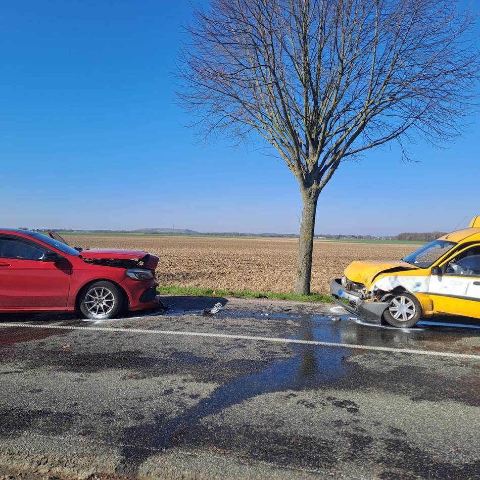 Verkehrsunfall bei Matzerath: Zwei Leichtverletzte nach Frontalzusammenstoß