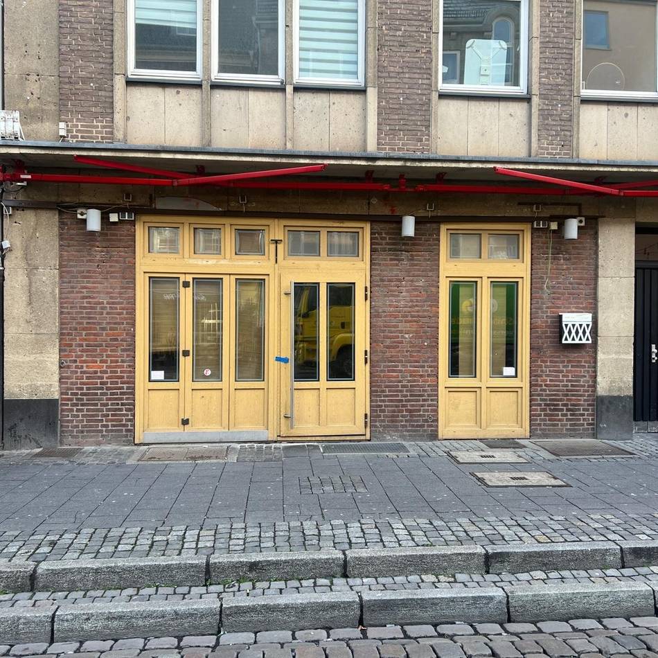 In der Ratinger Straße: Stadt Düsseldorf schließt China-Restaurant in der Altstadt