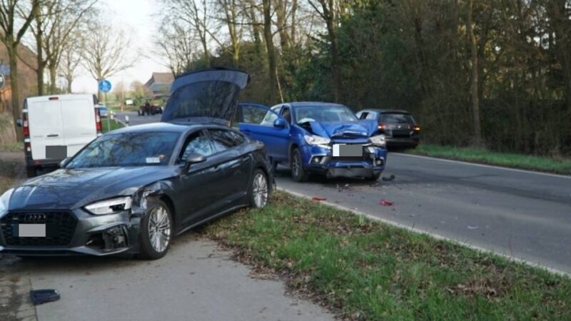 B509 in Grefrath: Drei Verletzte bei Unfall in Schlibeck