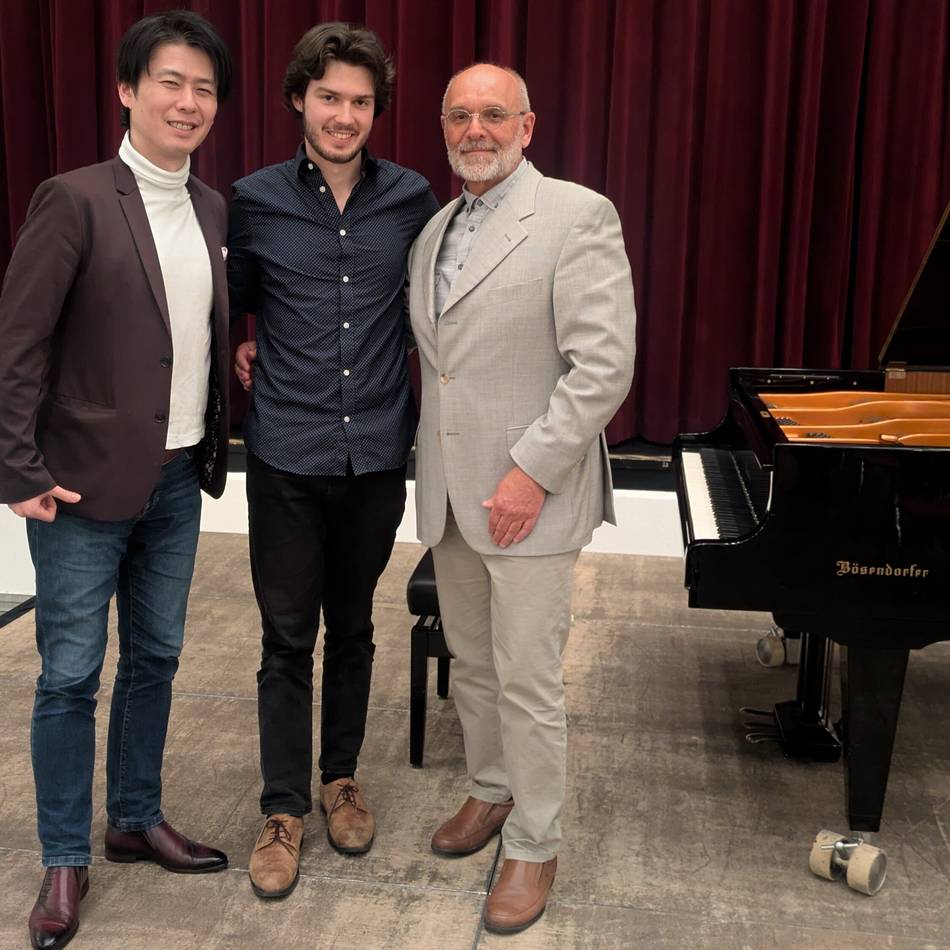 Robert Neumann zu Gast in Rheinberg: Junger Pianist liefert in der Stadthalle eine Symphonie der Kontraste