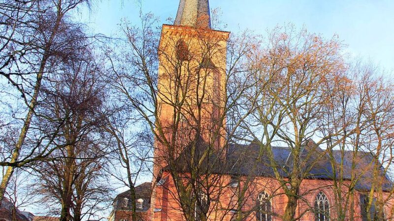 Passionsfilm am Palmsonntag: Die Alte Kirche wird zum Stummfilm-Kino