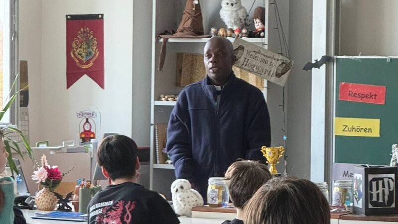 Liebfrauenschule Ratingen: Unerwarteter Besuch aus Tansania