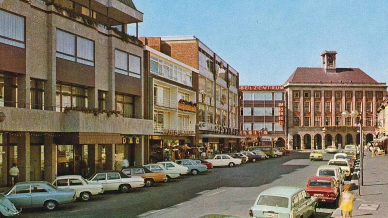 Debatte um die Neusser City: „Wer erinnert sich noch an die Zeiten, als Autos über den Markt gefahren sind?“