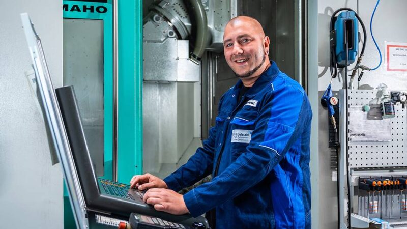 Unternehmen in Radevormwald: Wie die Firma Kuhn Edelstahl vom KI-Boom profitiert