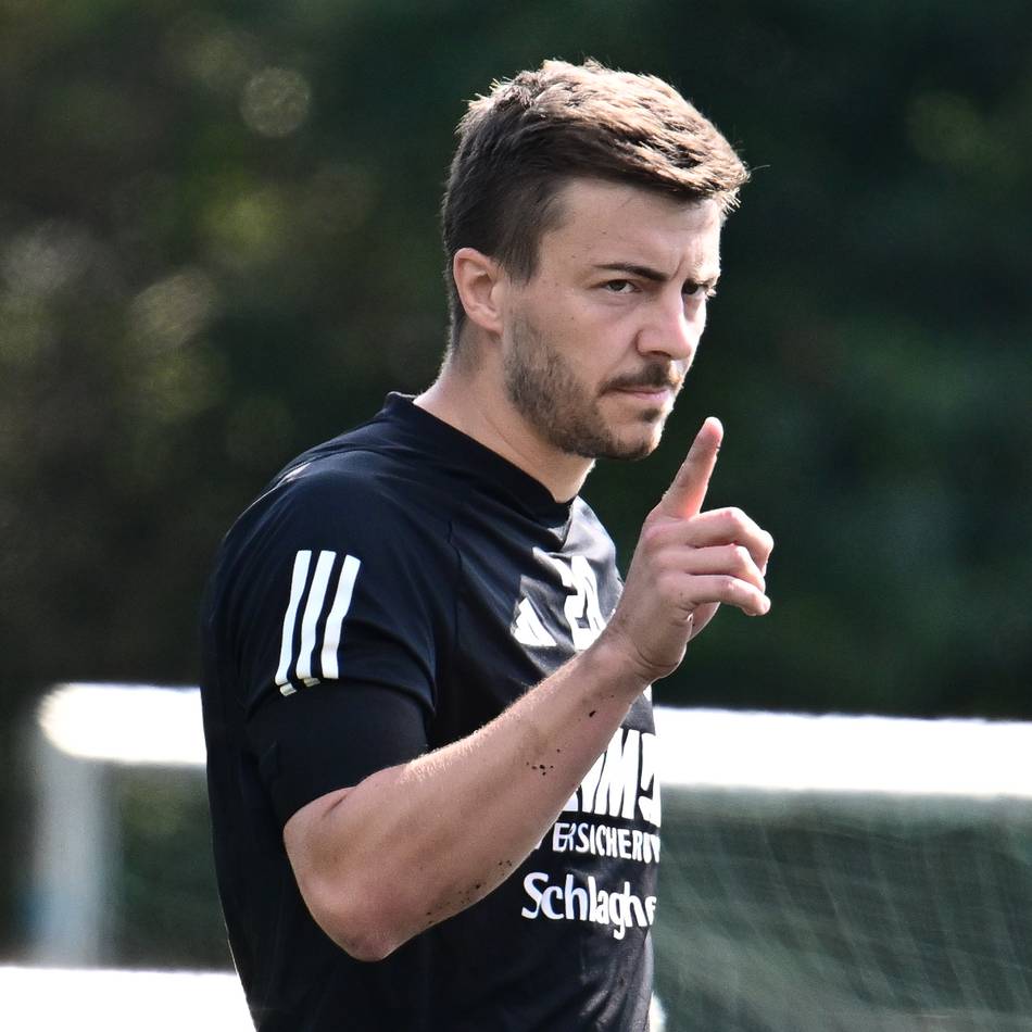 3:2-Erfolg in Essen: SV Budberg lässt im Meisterrennen nicht locker