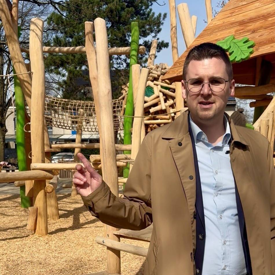 In Ratingen West: Bürgermeister eröffnet neuen inklusiven Spielplatz