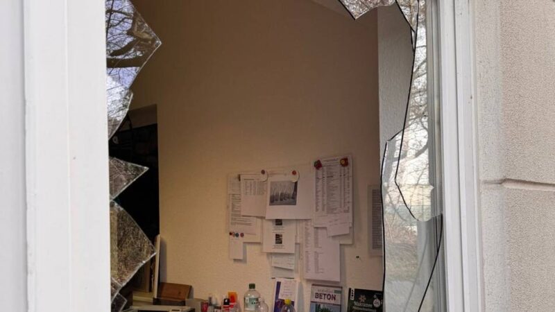 Während des Hallentrödels: Einbruch in „Friedas Welt“ – Friedensdorf geschockt