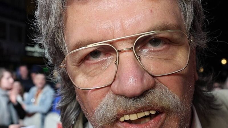 Die ganze Szene im Video: Horst Schlämmer wendet sich mit Botschaft an alle Grevenbroicher