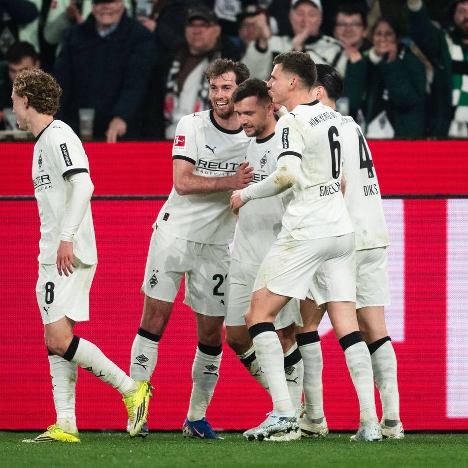 2:0-Erfolg im Abstiegskampf: Stögers Super-Freistoß leitet Gladbachs Sieg gegen St. Pauli ein