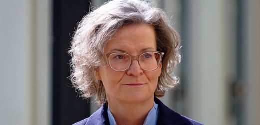 NRW-Ministerin Ina Scharrenbach: Vorwürfe von Machtmissbrauch bleiben interne Sache