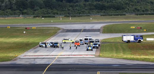 Hamburg: Gericht verwarnt Klimaaktivist wegen Blockade des Hamburger Flughafens